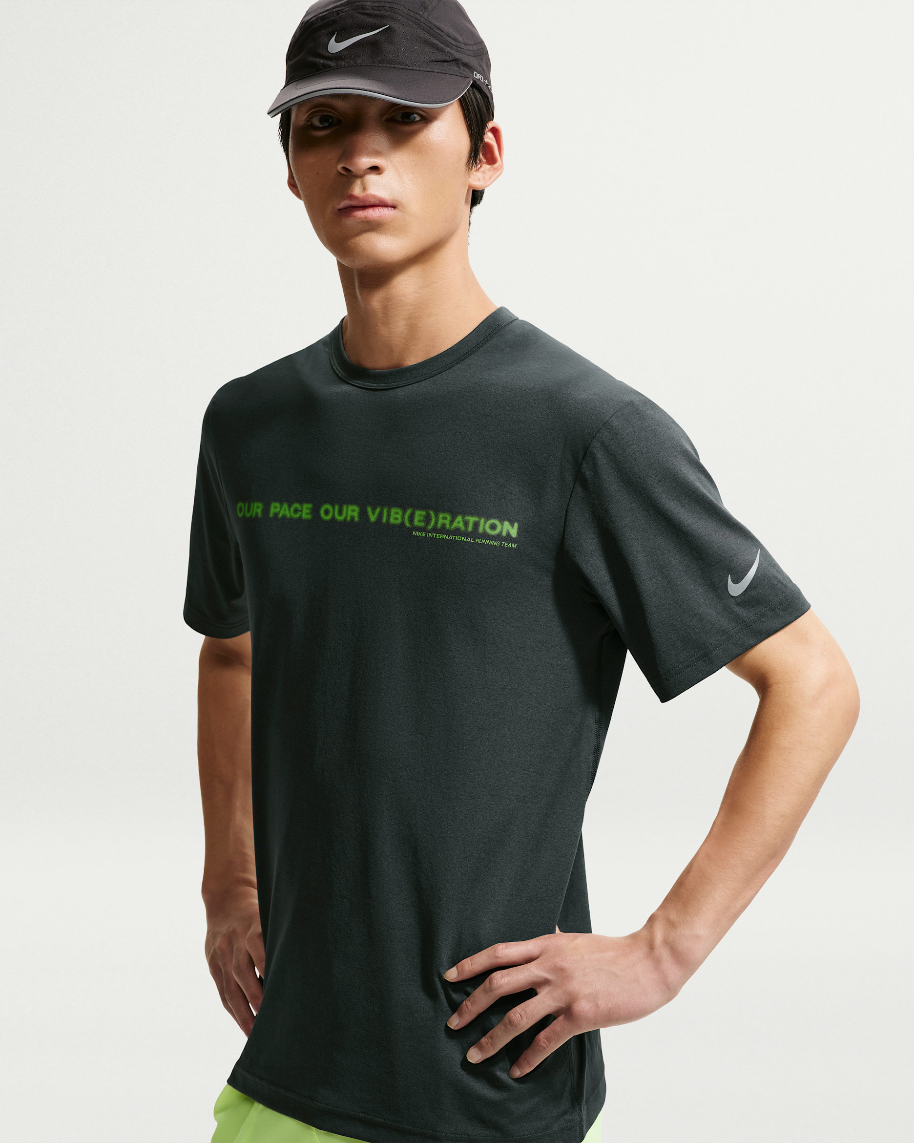 Nike Hyverse Men's Dri-FIT UV Protection Short-Sleeve Running Top